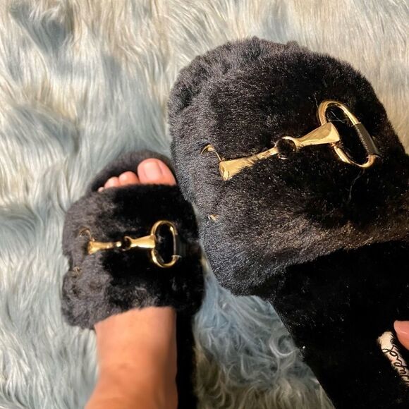 Faux Fur Slides - Picture 1 of 8